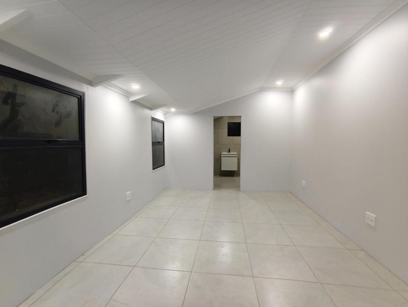 5 Bedroom Property for Sale in Fraaiuitsig Western Cape